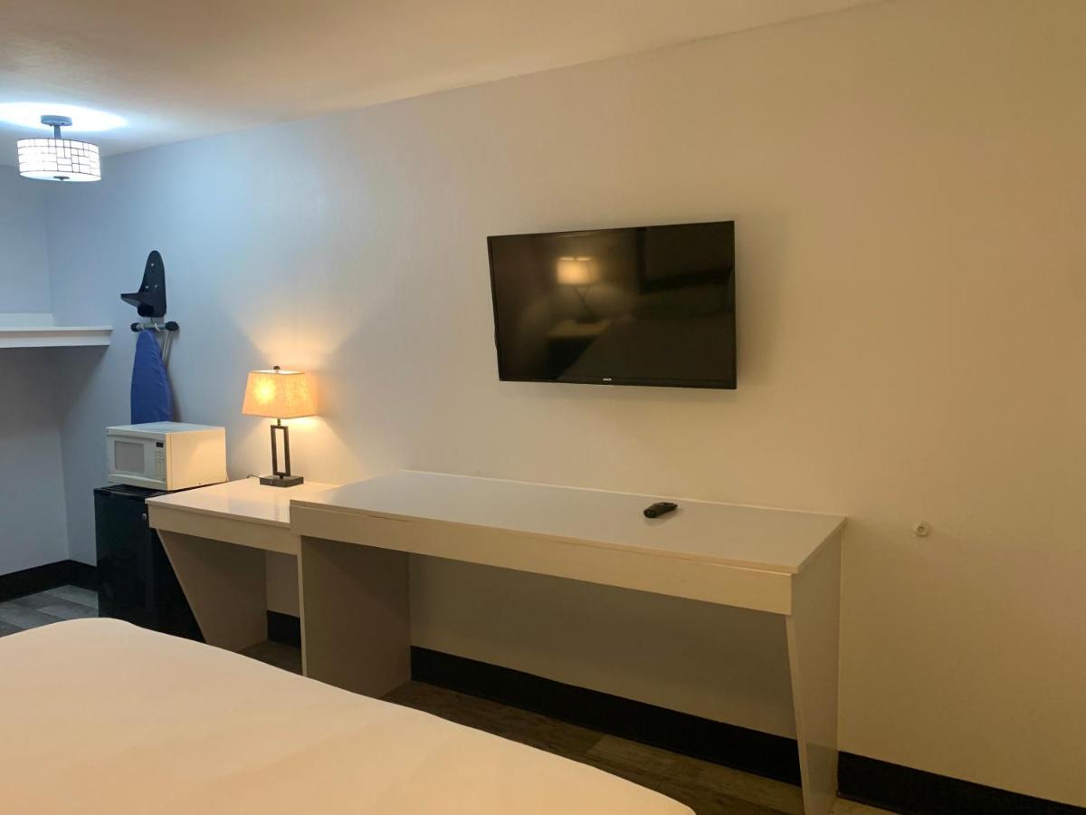 Rodeway Inn มิดแลนด์ ภายนอก รูปภาพ